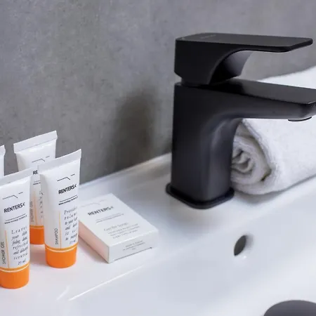 Modern śródmiescie By Renters Apartamento