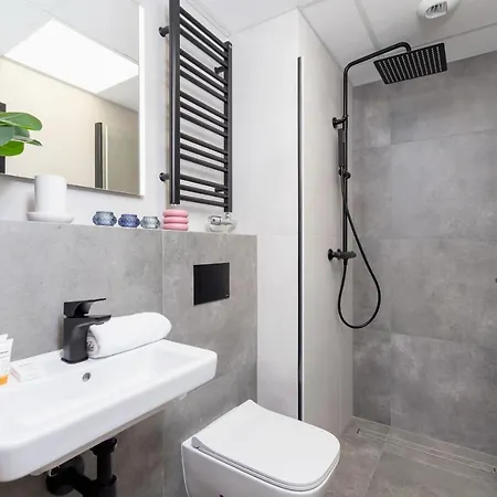 Modern Srodmiescie By Renters Lägenhet