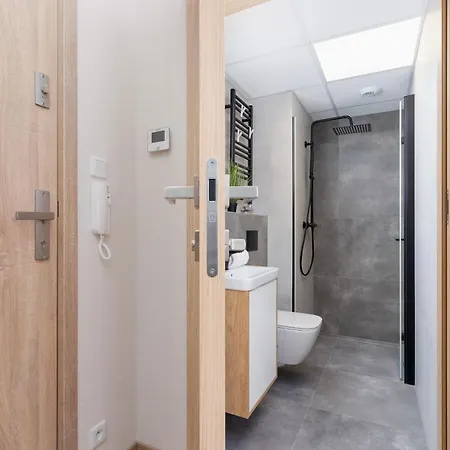 Modern śródmiescie By Renters Apartamento